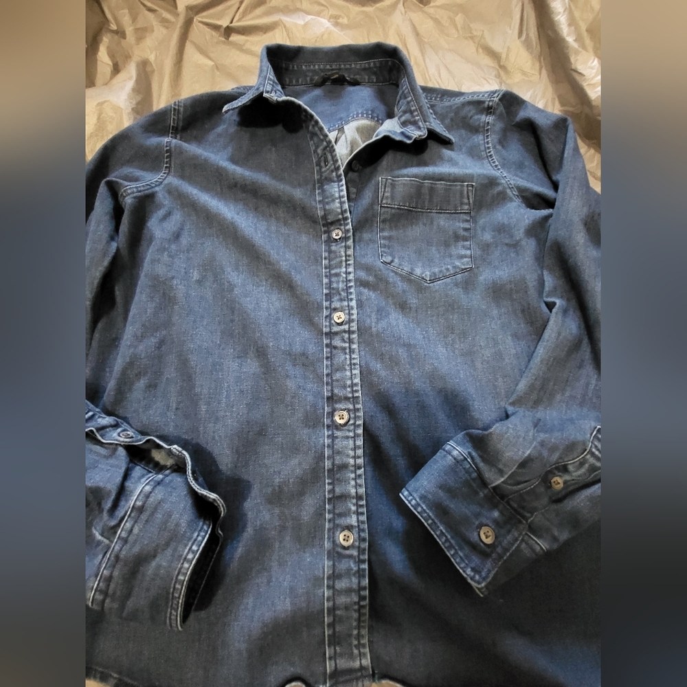 Banana Republic Blue Denim Shirt - Picture 3 of 4
